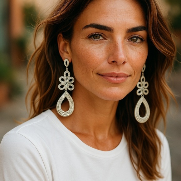 Elegant Silver Tone Drop Earrings - Picture 1 of 3